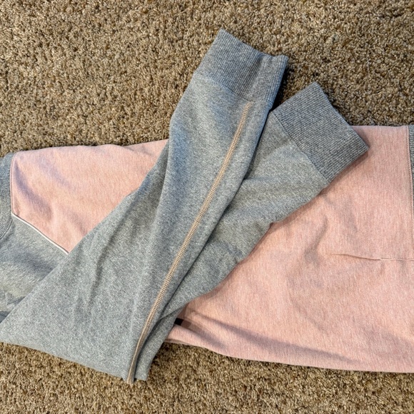 Lululemon - Picture 5 of 6